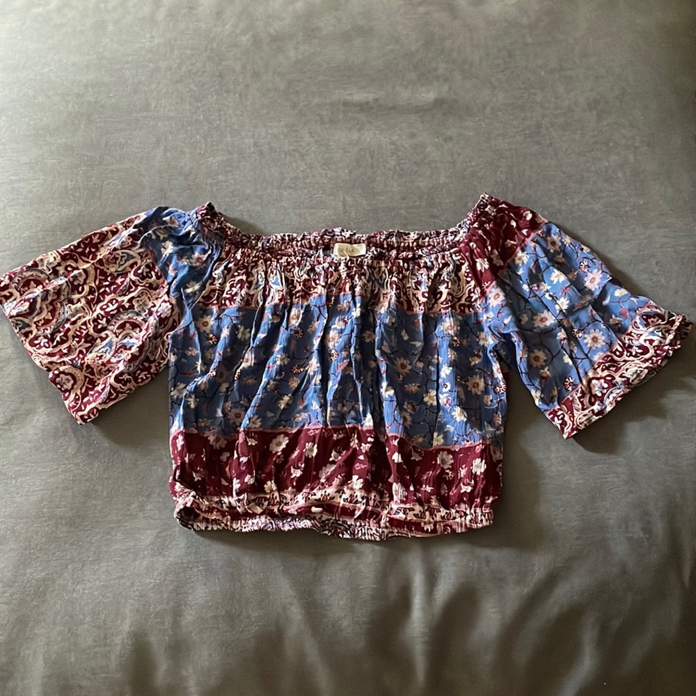 ILLA ILLA Off the Shoulder Crop Top